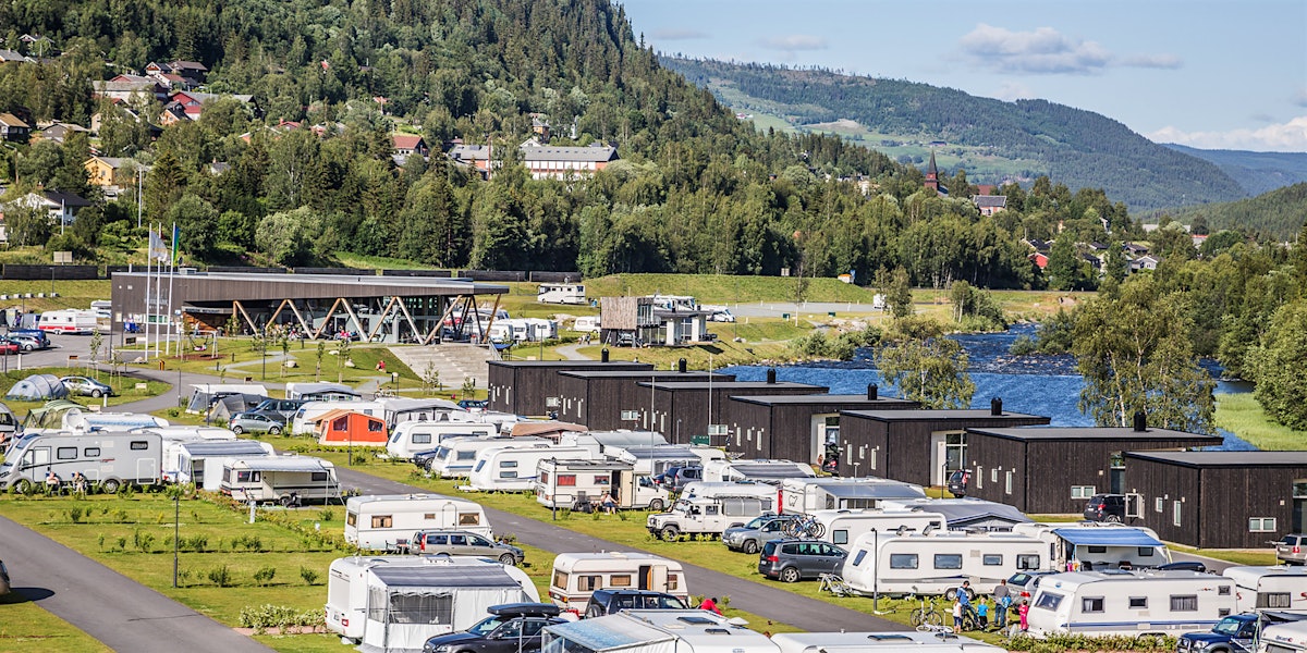 Overview of the campsite and cabins at Topcamp Hallingdal. Photo